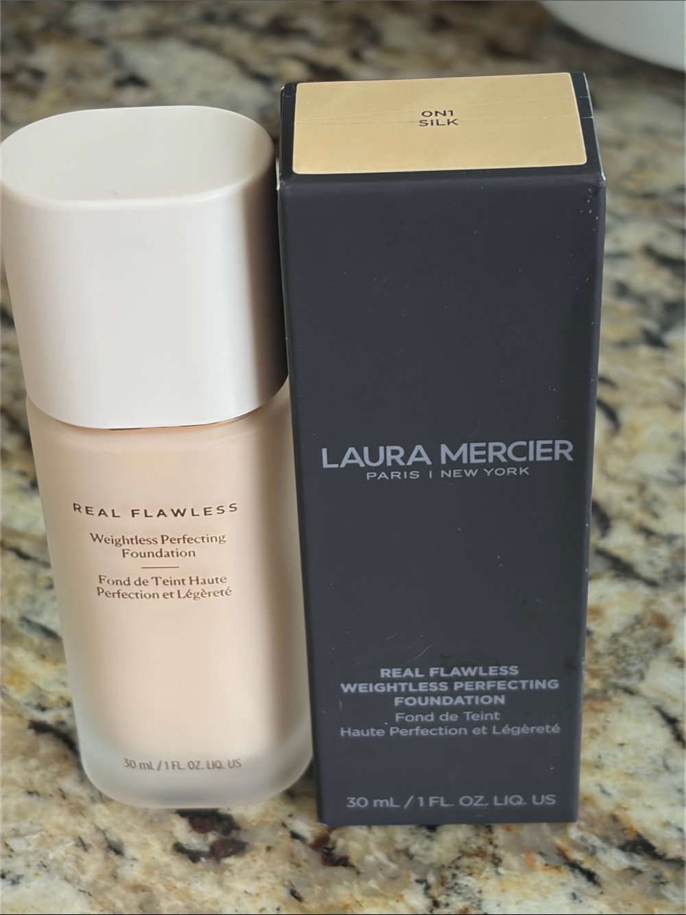 ⚡️🖤Laura Mercier Real Flawless Weightless Perfecting Foundation Silk